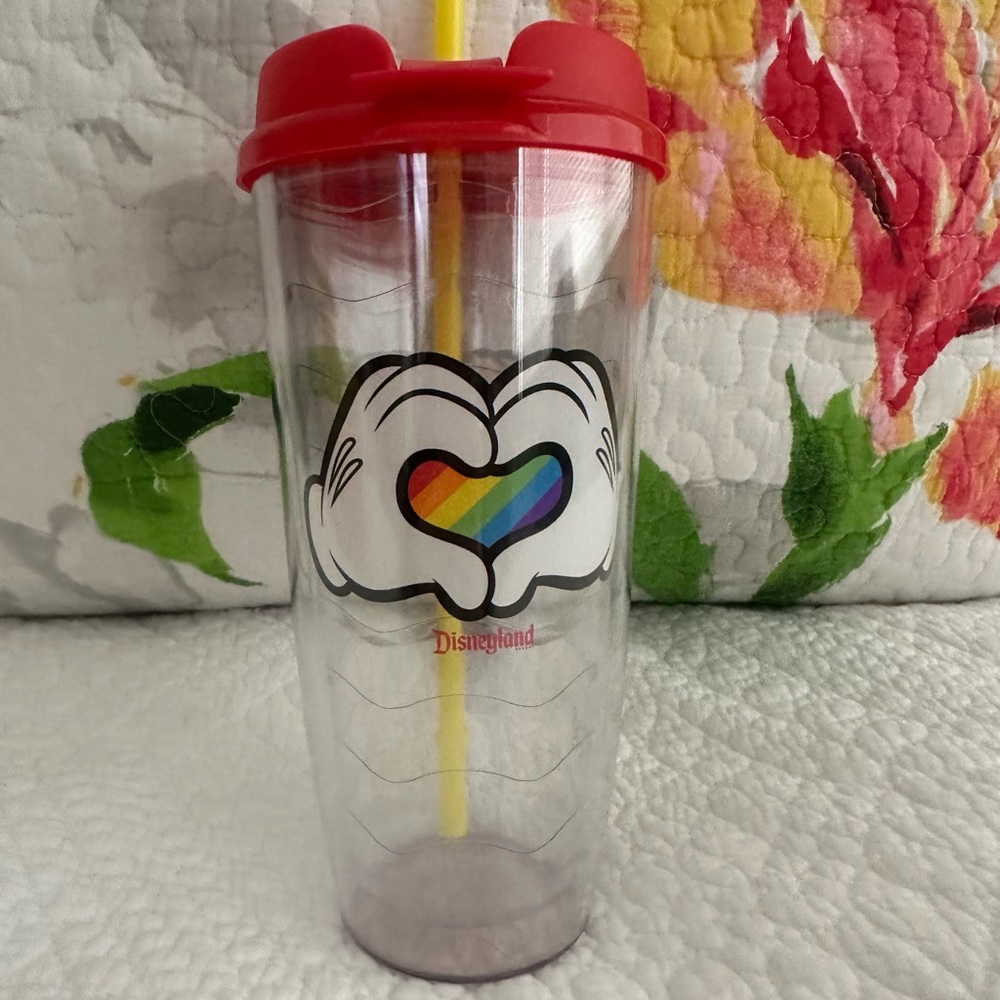 NWOT Disney Rainbow Heart Tumbler/Sipper